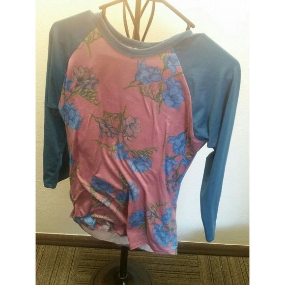 LuLaRoe Tops - Small Lula Roe Randy
